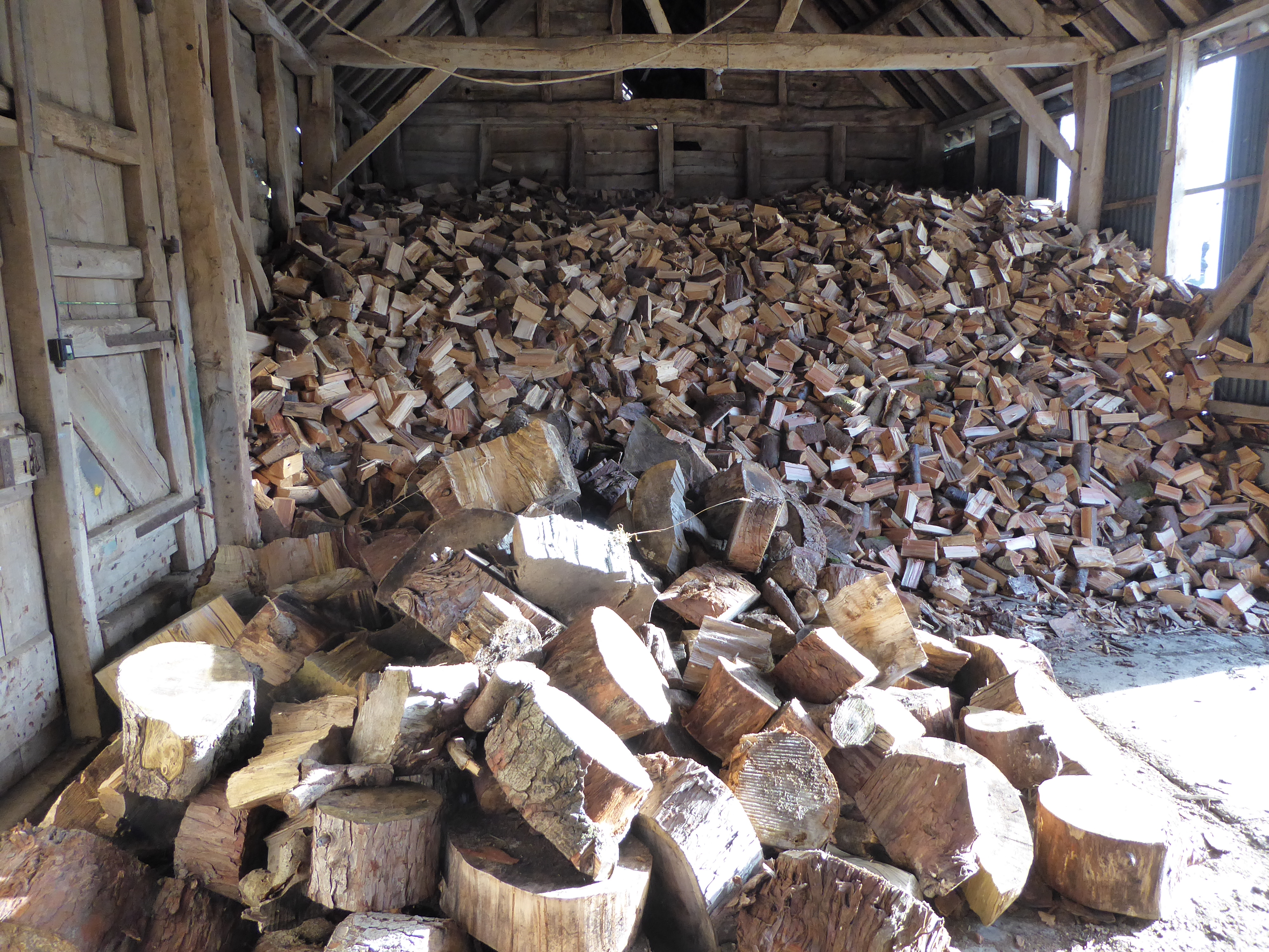 firewood - barn - Welfield